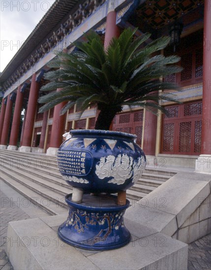 EXT-PABELLON CONMEMORATIVO-SUN ZHONGSHAN JINIANTANG-1925/31-FLORERO DE CERAMICA