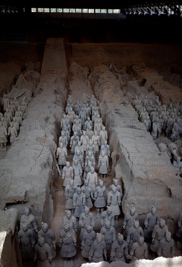ESCULTURA-EJERCITO DE TERRACOTA-S III AC-DINASTIA QUIN
XIAN, MAUSOLEO QIN SHI HUANG
CHINA

This