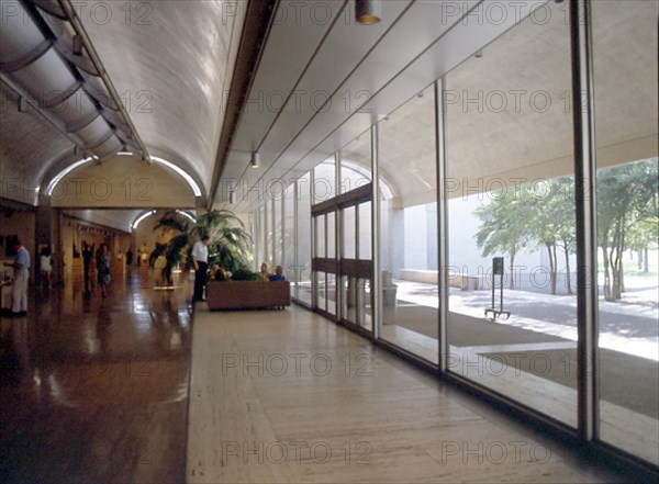 KAHN L.I
INT-GALERIA ABOVEDADA DE ENTRADA AL MUSEO
FORT WORTH-TEXAS, MUSEO KIMBELL
EEUU