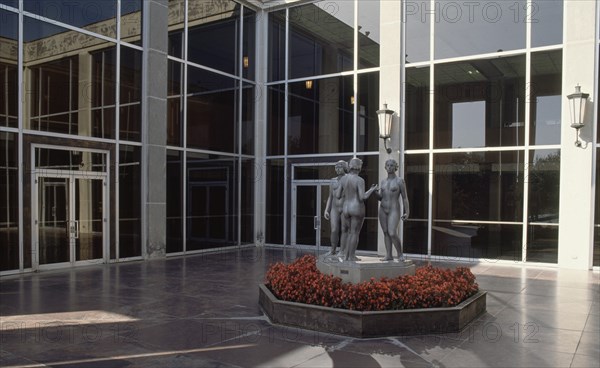 EXT-ESCUELA DE BELLAS ARTES-AIGUR H.MEADOWS-ESCULTURA
DALLAS-TEXAS, ESCUELA ARTE MEADOWS/U