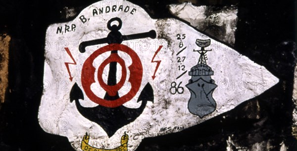 GRAFFITI REALIZADO EN EL MUELLE POR LOS MARINEROS QUE HACEN ESCALA EN LA ISLA
ISLA FAIAL- AZORES,