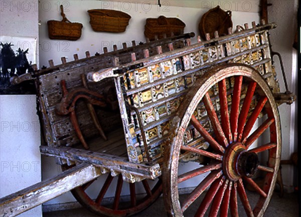 CARRO POLICROMADO
CANTOBLANCO, UAM/MUSEO ARTES POPULARES
MADRID

This image is not downloadable