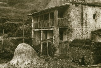 FERNANDEZ ORONOZ JUAN
VIVIENDA RURAL - 1935 - ByN 508
OLOT, EXTERIOR
GERONA

This image is not