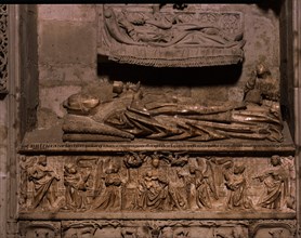SEPULCRO DEL DOCTOR GRADO SITUADO EN LA CAPILLA DE SAN JUAN EVANGELISTA - S XV - GOTICO