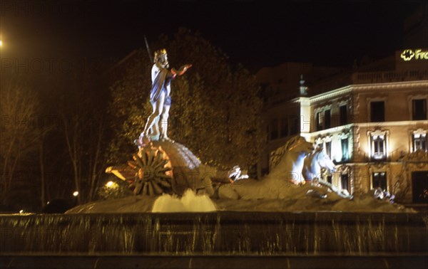MENA JUAN PASCUAL DE 1707/1784
FUENTE DE NEPTUNO ILUMINADA EN NAVIDAD POR GASPARE DI CARO -