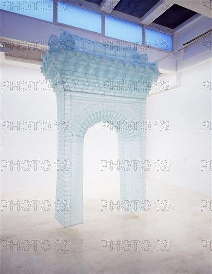 SUH DO-HO 1962
GATE-SMALL - 2003 - SEDA Y TUBOS DE ACERO INOXIDABLE - 326,6x211,5x100
MADRID,