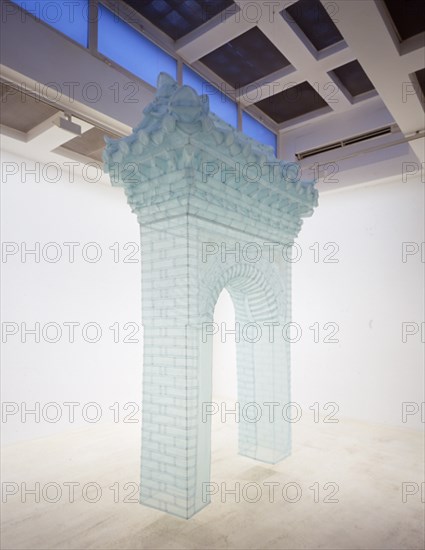 SUH DO-HO 1962
GATE-SMALL - 2003 - SEDA Y TUBOS DE ACERO INOXIDABLE - 326,6x211,5x100
MADRID,