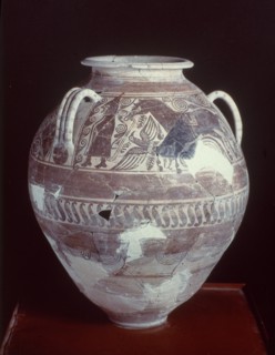 Large decorated vase discovered near Elche