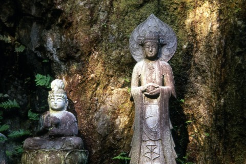 Temple Mitaki à Hiroshima, statue de Kannon, déesse de la miséricorde, Japon