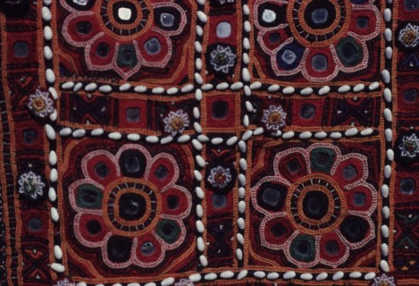 Miroir orné de broderies, province du Baluchistan