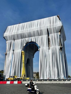 Emballage de l'Arc de Triomphe de l'Etoile par Christo