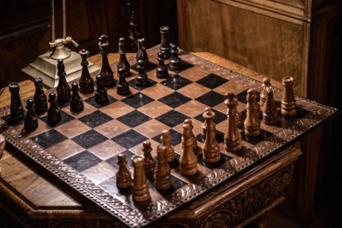 Jeu d'échecs en bois, 2020
