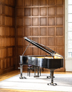 Grand piano