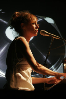 Emily Loizeau, 2006