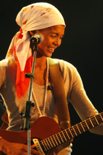 Ayo, 2007