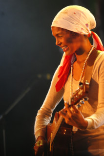 Ayo, 2007