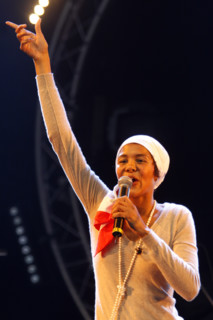 Ayo, 2007