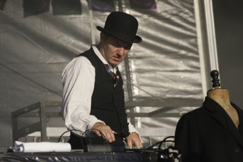 Bibi Tanga et le Professeur Inlassable, 2008