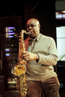 Manu Dibango en répétition, 2011