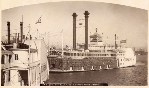 Steamship loaded with cotton on the Mississipi river