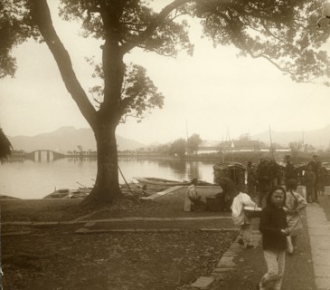 Un coin du lac de Hangchow (Chine)