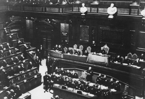 Discours de Mussolini devant le Sénat italien (1938)
