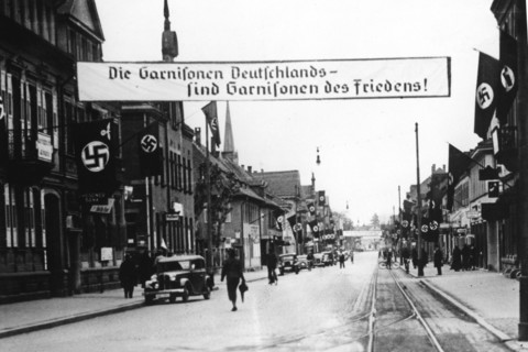 Banderoles de propagande nazie dans les rues de Kehl (1936)