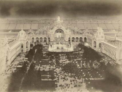 Paris. Exposition Universelle de 1900. Champ de Mars et Pavillon de l'Electricité de nuit.