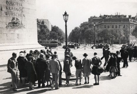 Recueillement sur la tombe du soldat inconnu, 1938