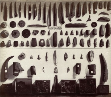Outils en pierre et en os, British Museum