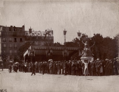 Atget, Inauguration de la statue Garnier à Paris