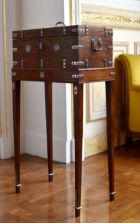 Coffret à bijoux sur pieds ayant appartenu à l'Impératrice Joséphine
