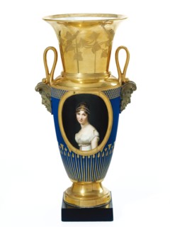 Manufacture de Dagoty, Vase orné du portrait de la reine Hortense