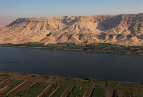 Vue aérienne du Nil entre Louxor et Assouan