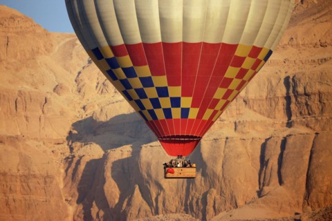 Montgolfières au-dessus de Louxor