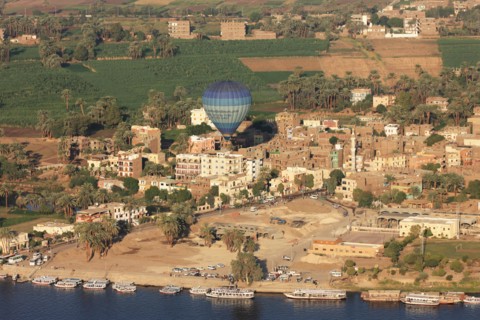 Montgolfières au-dessus de Louxor