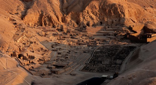 Deir El-Medineh, vue aérienne