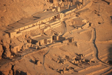 Deir El-Medineh, vue aérienne
