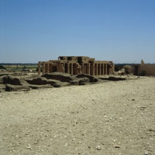 Ramesseum, Temple de Ramsès II, vue de la salle hypostyle côté Sud