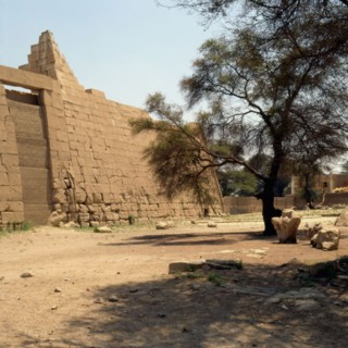 Ramesseum, Temple de Ramsès II, face postérieure du premier pylône côté Sud