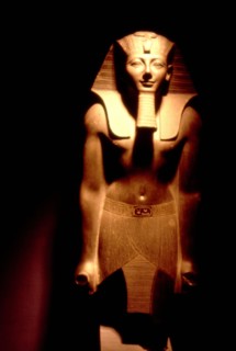 Thoutmosis III en posture de marche