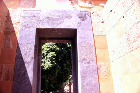 Chapelle rouge de Karnak restaurée