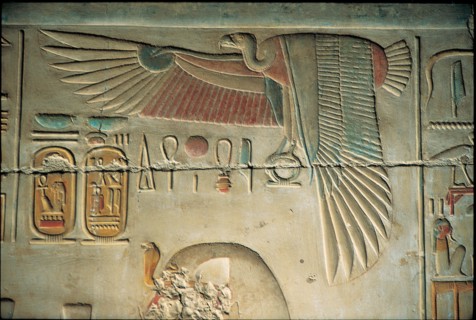 Abydos, Vautour symbolisant Mout, la Mère céleste