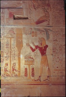 Abydos, Le roi faisant offrande à un sceptre