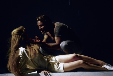 Tchéky Karyo et Myriem Roussel dans Othello, 1986
