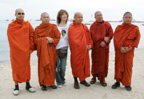 Jane Birkin et les moines Birmans - Festival de Cannes, mai 2008