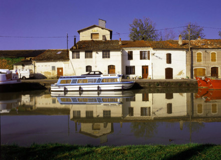 Former flour-mill near the Gardouch bridge