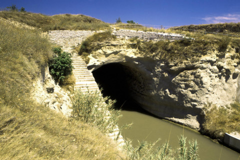 Colombiers, Malpas tunnel
