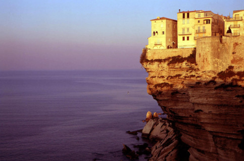 Bonifacio vu du haut de l'escalier du Roi d'Aragon