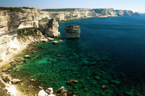 Vue de Bonifacio sur le "Grain de Sable", côte Accore et Capo Pertusato